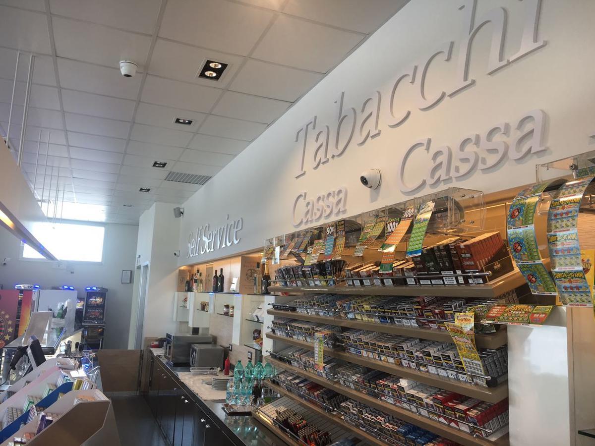 塔沃拉卡尔达索斯塔汽车旅馆及酒吧 马泰拉 外观 照片