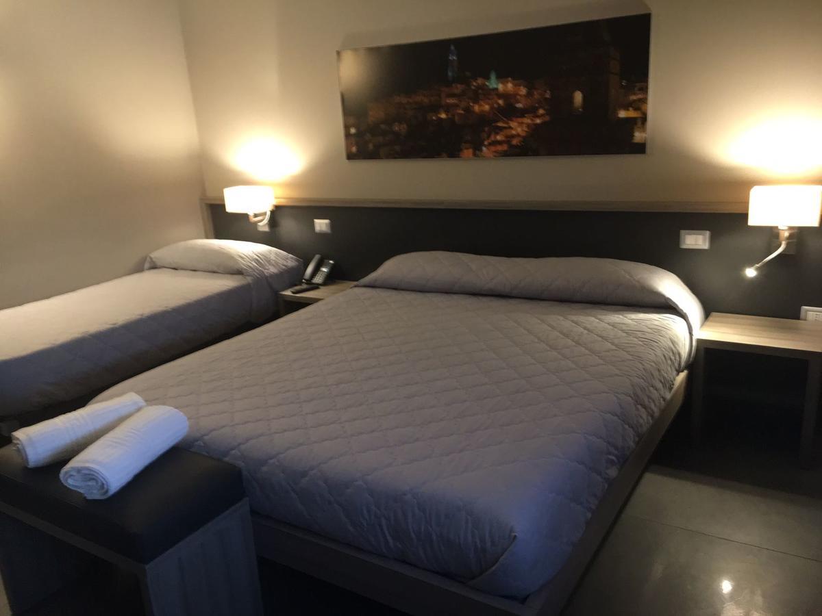 塔沃拉卡尔达索斯塔汽车旅馆及酒吧 马泰拉 外观 照片