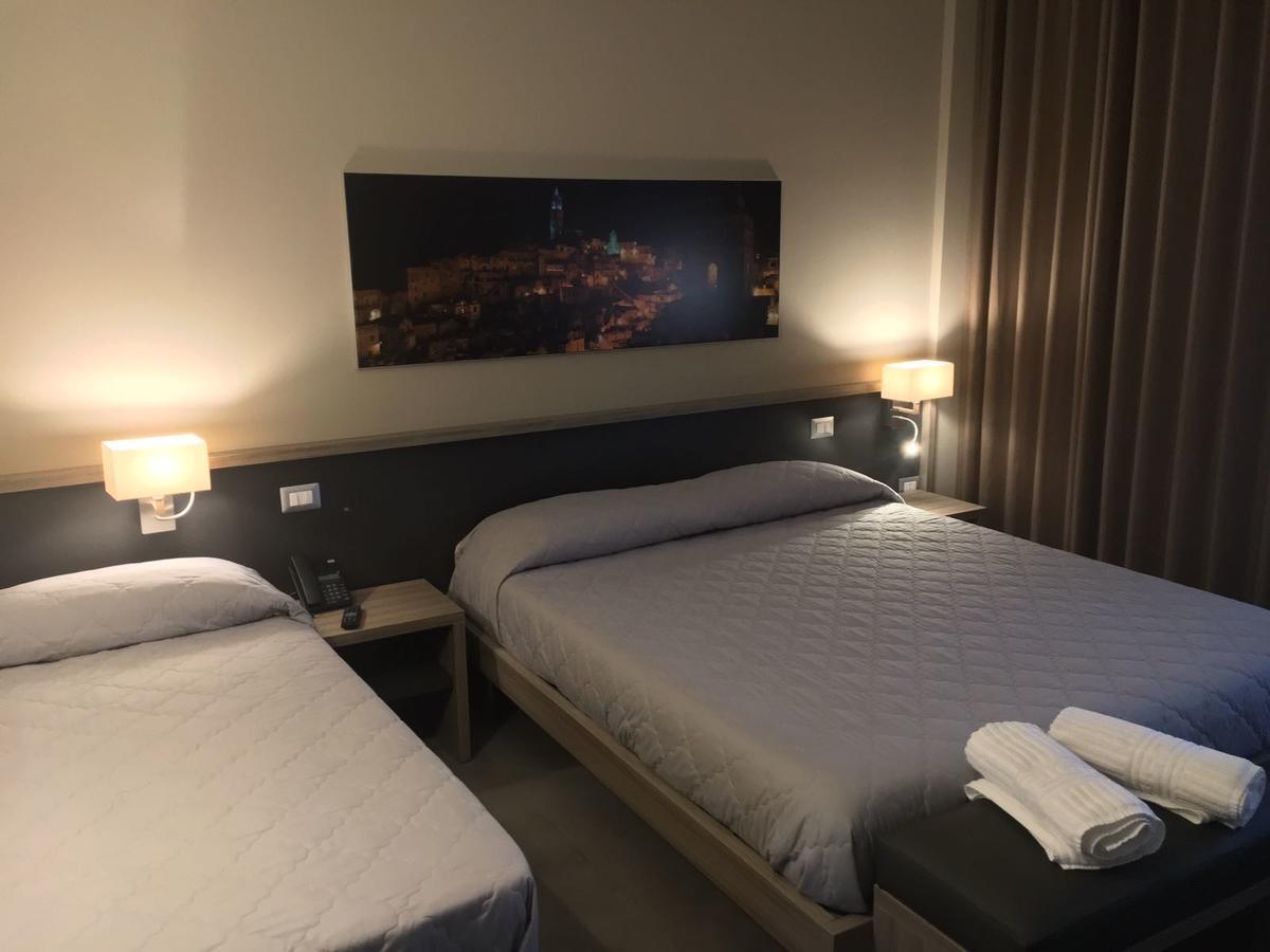 塔沃拉卡尔达索斯塔汽车旅馆及酒吧 马泰拉 外观 照片