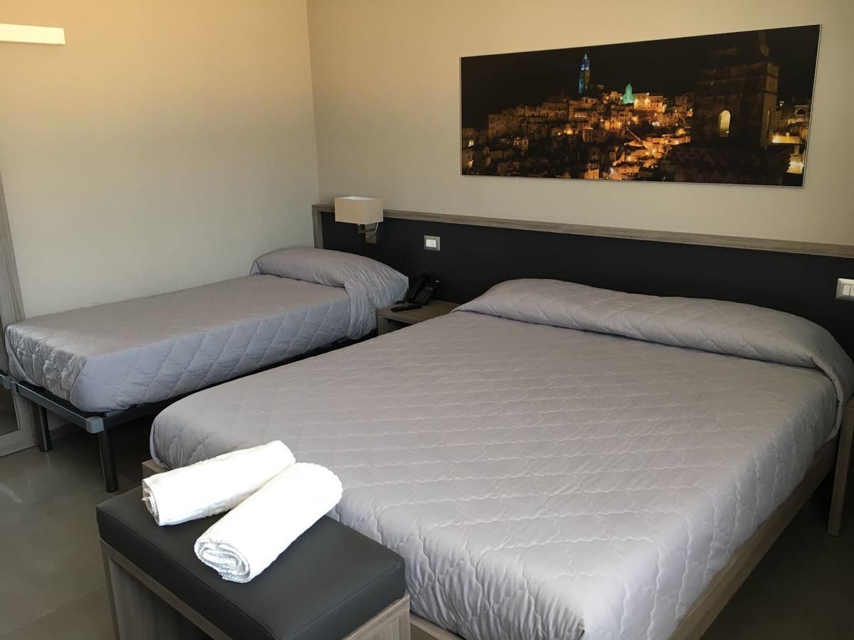 塔沃拉卡尔达索斯塔汽车旅馆及酒吧 马泰拉 外观 照片